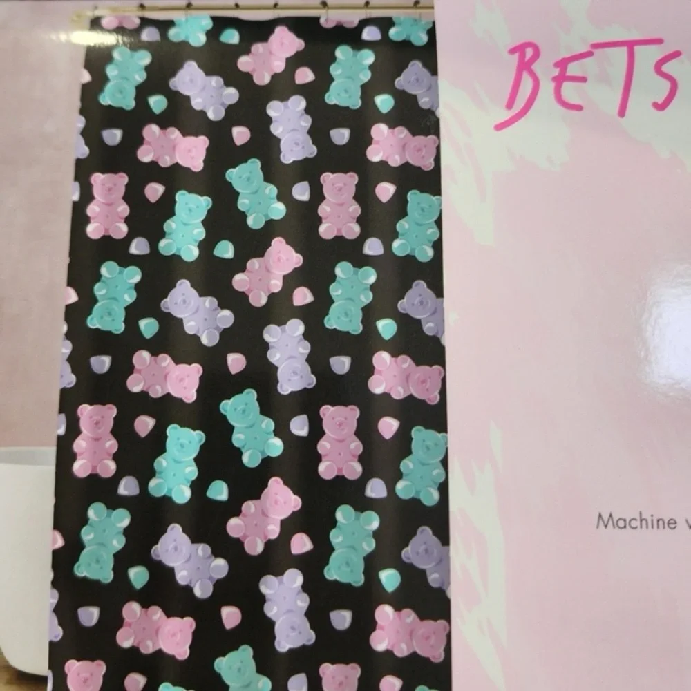 Betsey Johnson Shower Curtain Set Jelly Gummy Bear Black Hooks 12 Hooks Set